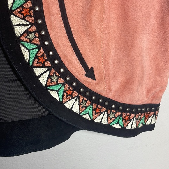 Double D Ranch | Song Of The West Vest - Picture 5 of 10